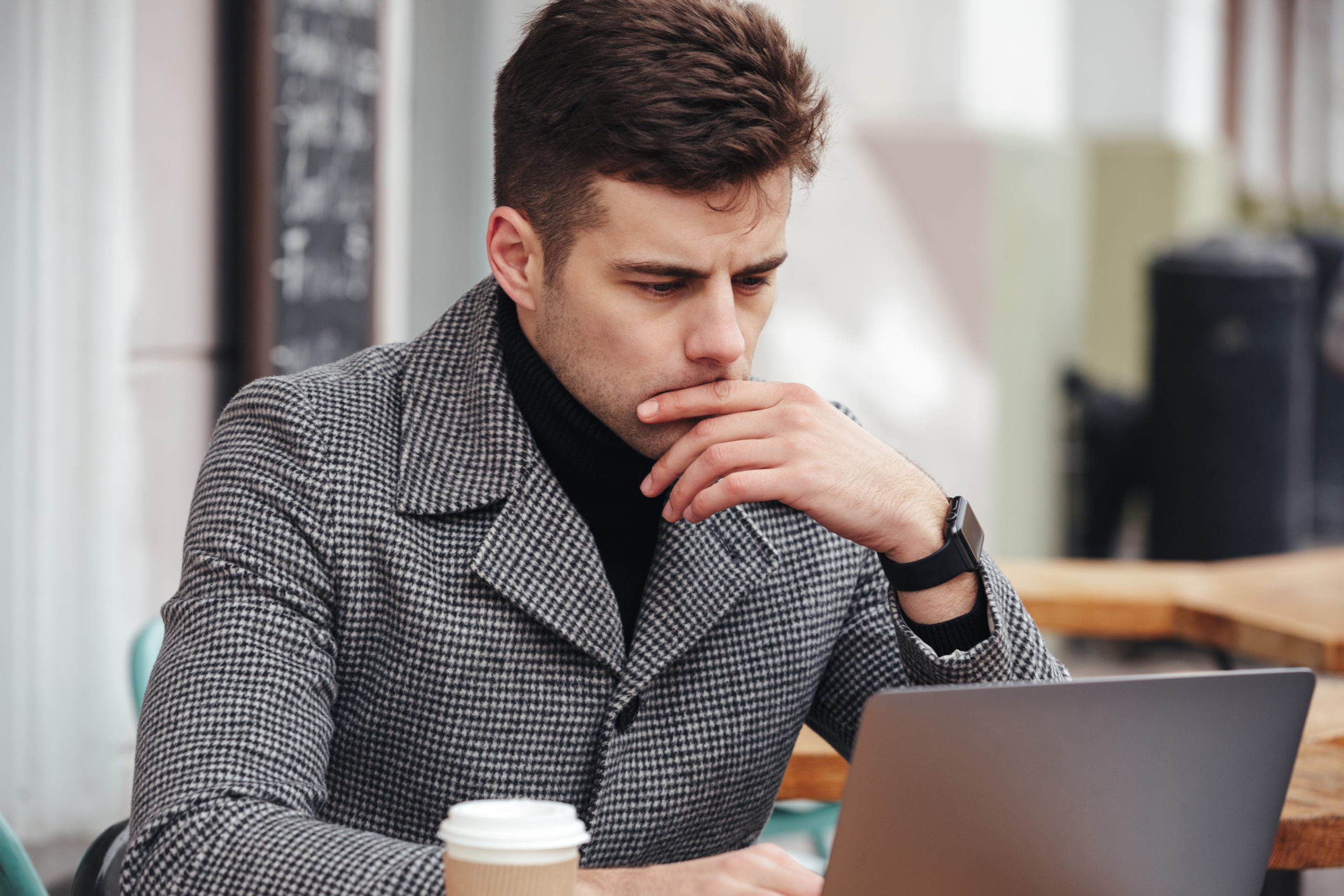 hombre de negocios trabajando